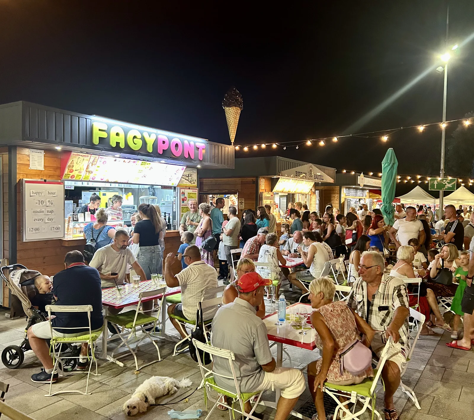 Fagypont üzlet esti hangulatban